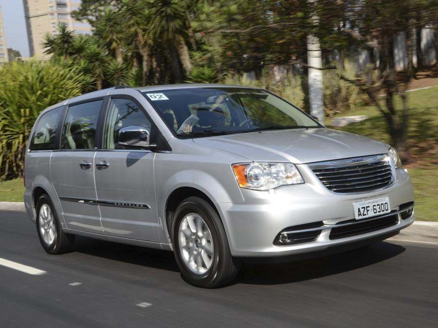  Chrysler Town & Country 2010 года  (фото 4 из 19)